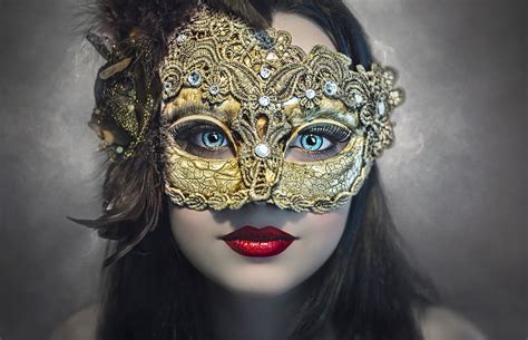 Golden Mask Miranda Golden Bonito Woman Graphy Girl Kerr Serene