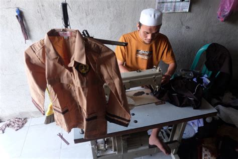 Jelang Ajaran Baru Permintaan Seragam Sekolah Meningkat Persen