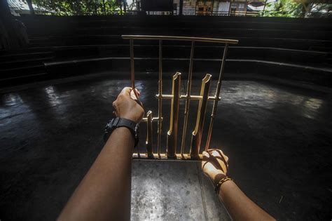 November Diperingati Hari Angklung Sedunia Begini Sejarah Dan