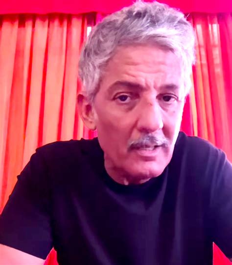 Mi Tolsero Un Dente A Mani Nude Con Una Tenaglia Lincubo Africano Di Fiorello Gossip It