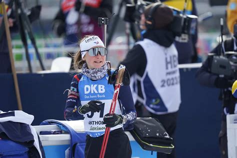 Biathlon Justine Braisaz Bouchet Et Fabien Claude Au Repos Jeanne