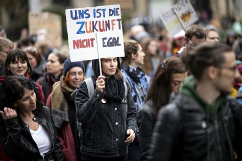 Vor Gericht In Berlin Klimaklage Gegen Bundesregierung Zeitung F R