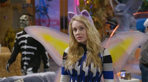 Halloweenvark Part Boogallery Bizaardvark Wiki Fandom