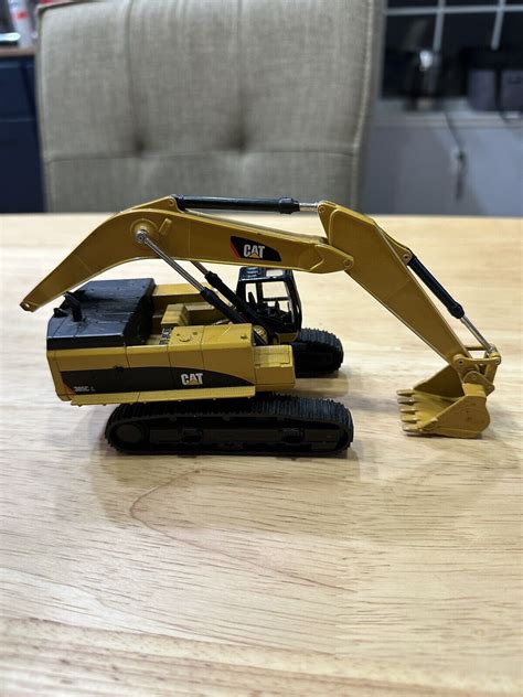 Norscot 55058 1 50 Scale Caterpillar CAT 365B L Series II Excavator NIB