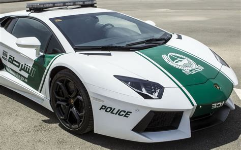 Dubai tem o carro de polícia mais rápido do mundo | Auto Esporte | G1