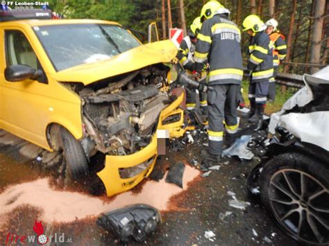 Stmk Drei Verletzte Bei Pkw Kollision In Leoben Fireworld At