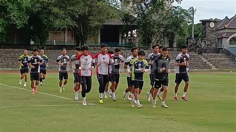 Latihan Ringan Timnas Siap Hadapi Laga Hidup Mati Lawan Filipina