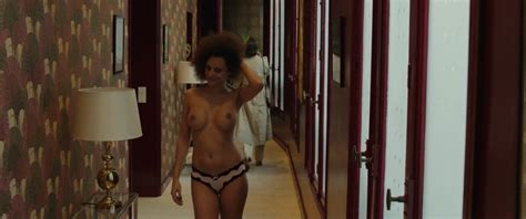 Naked Julie Chevallier In Des Lendemains Qui Chantent