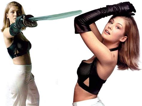 Rosamund Pike Model 216 Bonito Actress Rosamund Pike Sword HD