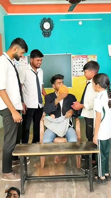 बच्चो ने दिया सर को गिफ्ट 🎁💝 Emotional School Youtubeshorts Shorts Youtube