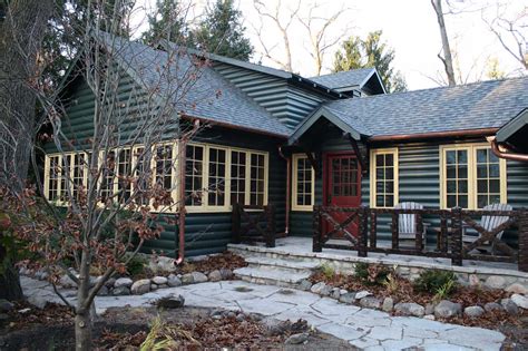 13 Most Artistic Log Cabin Exterior Paint Colors to Get Inspiration ...