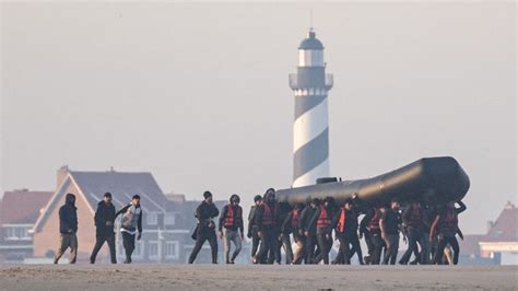 Mehr als 10 000 Migranten überquerten den Ärmelkanal seit 1 Januar