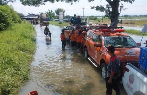 Banjir Rendam 25 Desa Di Demak Imbas Tanggul 3 Sungai Jebol 14 430 KK