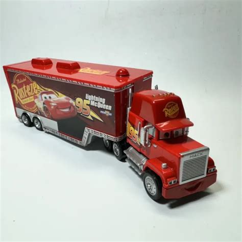 ENSEMBLE DE JEU Disney Pixar Mack Semi Camion Lightning McQueen Mattel