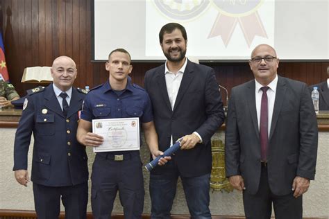 Gmj Anos Confira Fotos Da Formatura Dos Novos Guardas Municipais