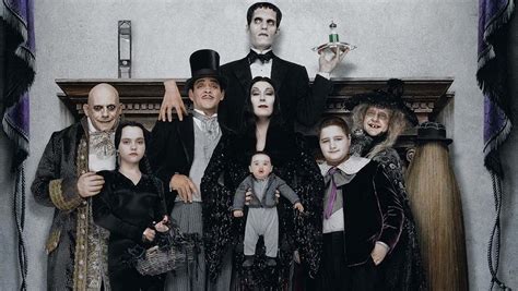 Tim Burton's Bringing THE ADDAMS FAMILY Back to Television - Nerdist