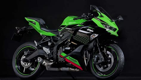 The Kawasaki Zx R Is Real Cc Four Cylinder Glory Revzilla