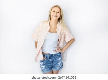 3 9 Millions Images Et Photos De Belle Fille Blonde Libres De Droits