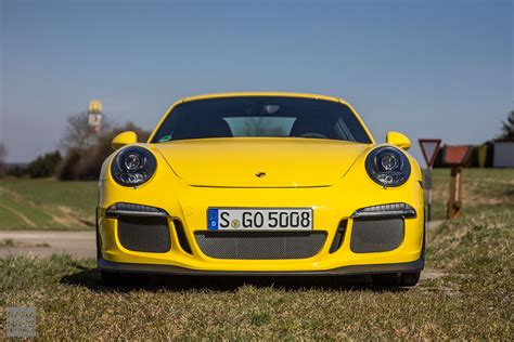 #gt3tour - Meet the racing yellow Porsche 911 (991) GT3