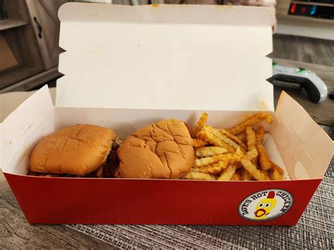 DAVES HOT CHICKEN Updated October Photos Reviews Vintage Way Novato