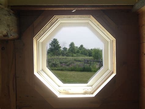 Octagonal Window 3 [image 1600x1200 pixels]