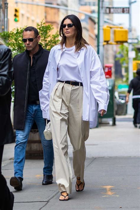 Kendall Jenner in a White Shirt Was Seen Out in New York 04/27/2021