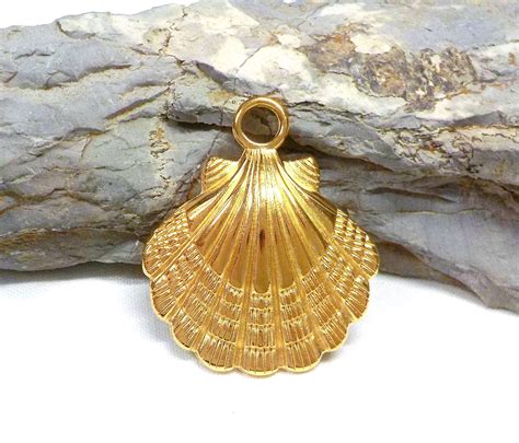 Gold Plated Scallop Shell Pendant Fan Sea Shell Beach Pendant Cockle