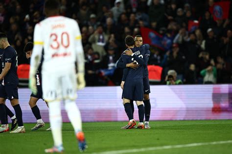 Ligue 1 le PSG bat Lens et s envole en tête