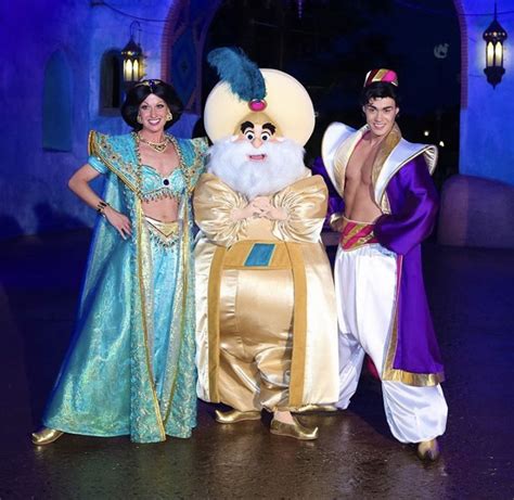 Jasmine, Aladdin, and the Sultan at Disneyland Paris | Disneyland paris ...