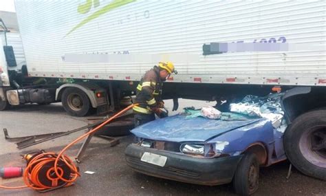 Menino de 3 anos sobrevivente de acidente fatal falece após luta pela