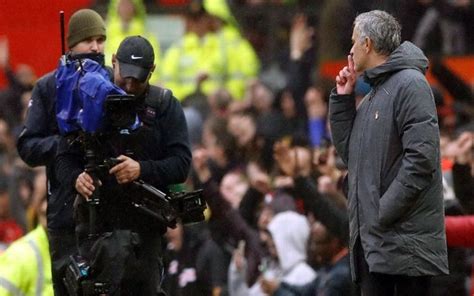 Photo Jose Mourinho Explains Odd Gesture After Man Utd Win