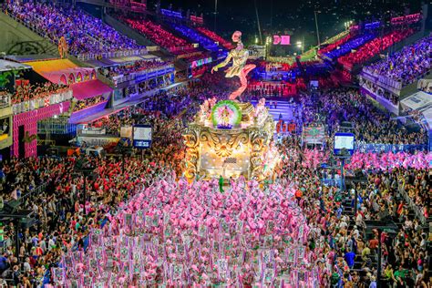 Carnaval No Rio De Janeiro é Hora Da Folia