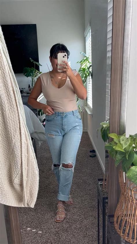OOTD Nude Top And Jeans Bysimplymiriam Simple Outfits Petite Outfits Cute Outfits