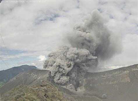 Reportan Gran Erupci N En El Volc N Turrialba