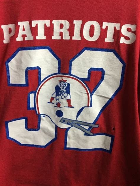 Retro Nfl New England Patriots T-shirt Football Jersey #32 | Boardwalk ...