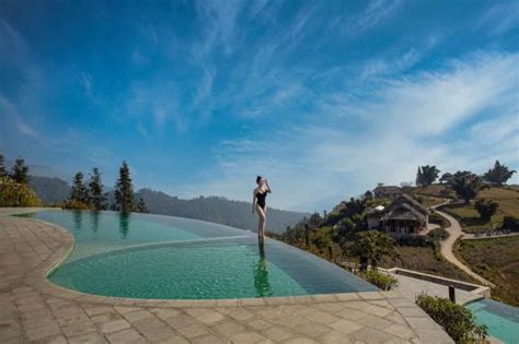Hoa hậu Giáng My gây sốt khi diện bikini khoe thân hình nóng bỏng giữa tiết trời 10 độ C