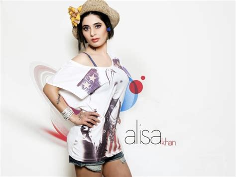 Alisa Khan Hot Wallpapers And Photoshoot In Bikini
