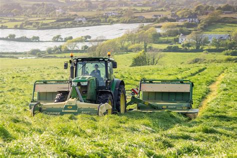 Mowing Silage With A John Deere 6190r And Krone Butterfly Mowers In