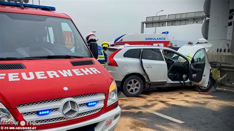 Nö Tragischer Verkehrsunfall auf der B11 Wiener Neudorf ein