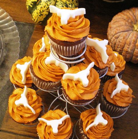 UT Longhorns Football Cake