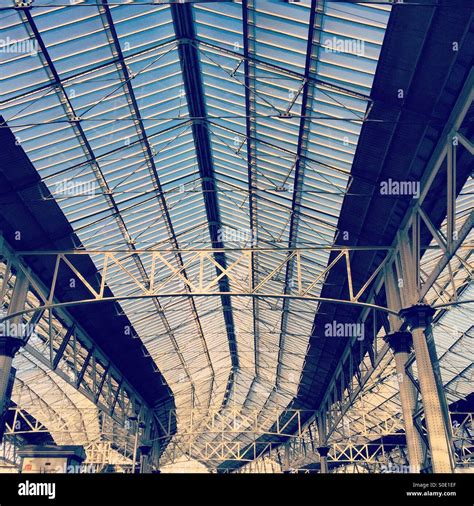 Waterloo Station Roof Stock Photo - Alamy