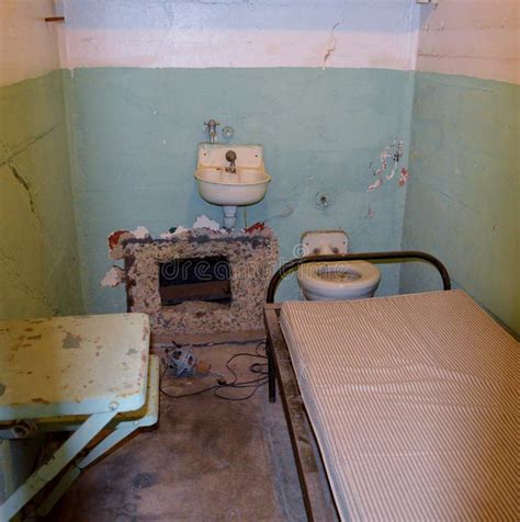 Alcatraz prison cell editorial stock image. Image of jailhouse - 4709064