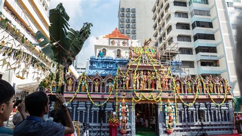 Walkabout to witness Singapore's culture diversity - Connected to India ...