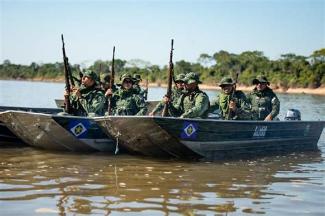 Polícia Ambiental flagra pesca redes de emalhar na baixada veja