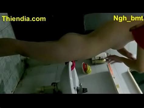 Quay lén em gái tắm 2 XVIDEOS