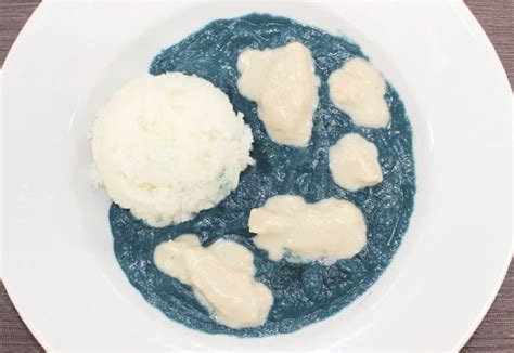 【実食】青いカレー「オホーツク流氷カリー」冬のオホーツク海をイメージ！ “流氷” は白いチキンで再現 えん食べ