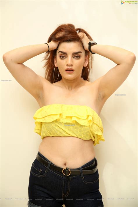 Sarika Raghwa Sexy Armpit And Side Boobs Hot Bollywood Actress