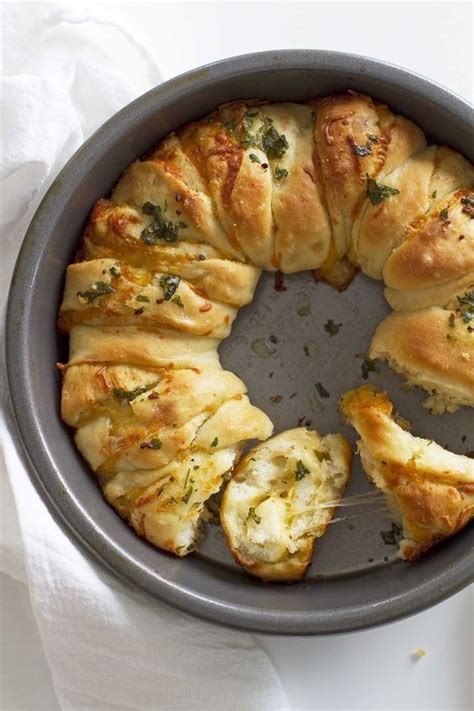 Cheesy Garlic Herb Pull Apart Bread Girlversusdough Bread Pull Apart