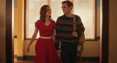 Quên Sex Education đi vì đã có bản thay thế đây rồi Dàn cast trẻ đẹp ăn đứt về độ nóng bỏng