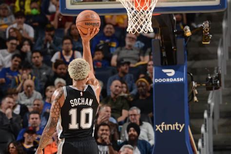 Spurs Jeremy Sochan Finds Success With Quirky One Handed Free Throw